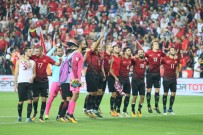 MUSTAFA DENİZLİ - Milliler Eskişehir'i Seviyor