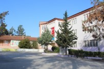 İÇKİ ŞİŞESİ - Okul Lojmanında Uyuşturucu İddiası