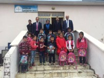 Tuzluca İlçesine Bağlı Köy Okullarındaki Öğrencilere Kırtasiye Yardımı Yapıldı