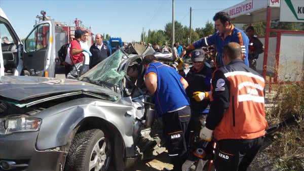 Afyonkarahisar'da korkunç kaza: 4 ölü
