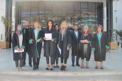 Antalya'daki Kadına Şiddete Avukatlardan Tepki