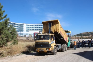 Beyşehir'de Yeni Hastane Yolunda Sıcak Asfalt