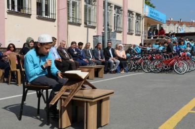 Eyüp Belediyesi'nden 25 Çocuğa Bisiklet