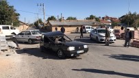 ŞÜPHELİ ARAÇ - Polisten 30 Kilometre Kaçan Ehliyetsiz Sürücü Kaza Yapınca Yakalandı