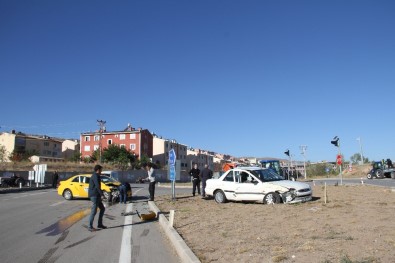 Sivas'ta Trafik Kazası Açıklaması 8 Yaralı