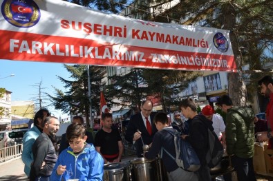 Suşehri'nde 3 Bin Kişilik Aşure Dağıtıldı