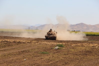 Türkiye Ve Irak Askerlerinin Tatbikatı Sürüyor