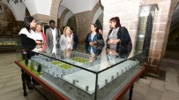 KERVANSARAY - Akademisyenler Battalgazi'yi Gezdi