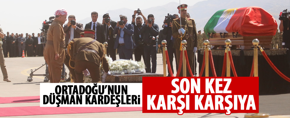 Barzani Talabani'nin naaşına çelenk bıraktı