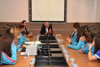 ALI EREN - Başkan Eşkinat'dan Tekirdağ GHSK Kadın Futbol Takımına Destek