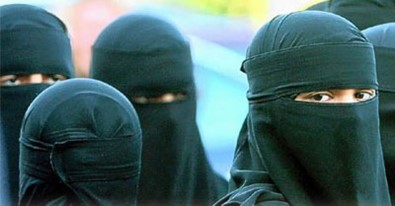 Bu Ülkede Burka Ve Peçe Yasaklanıyor