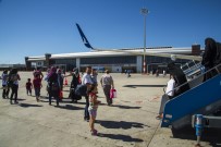 UÇAK TRAFİĞİ - Eylül Ayında Erzurum Havalimanı'nda 131 Bin 434 Yolcuya Hizmet Verildi