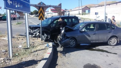 Tuzluca'da Trafik Kazası Açıklaması 2 Yaralı