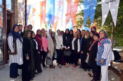 AK Parti Günyüzü İlçe Kadın Kolları 5. Olağan Kongresi Yapıldı