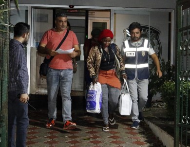 Antalya'da Yeni Gineli Öğrenciye Fuhuş Yaptırmaktan Gözaltı