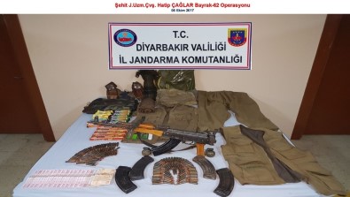 Diyarbakır'da 2 Terörist Ve 2 İşbirlikçi Yakalandı, Çok Sayıda Silah Ve Mühimmat Ele Geçirildi