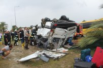 TUR MİNİBÜSÜ - Tur Minibüsü Devrildi Açıklaması 3 Ölü, 11 Yaralı