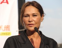 HÜLYA AVŞAR - Hülya Avşar Adına Düzenlenen Tenis Turnuvasında Sporculara Ödüllerini Verdi
