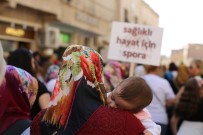 Mardin'de Kadınlar Tarihi Sokaklarda Sağlık İçin Yürüdü