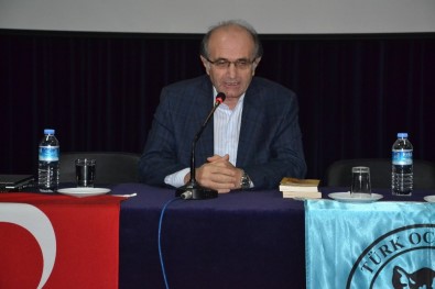 Prof. Dr. Sönmez Kutlu Konferans Verdi