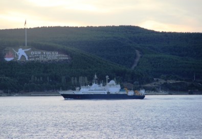 Rus Casus Gemisi Çanakkale Boğazından Geçti