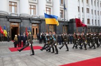 ULAŞTIRMA DENİZCİLİK VE HABERLEŞME BAKANI - Cumhurbaşkanı Erdoğan, Ukrayna'da Resmi Törenle Karşılandı