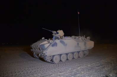 Habur'daki Tatbikatta Tanklardan Gece Manevrası