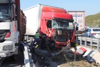 ZEKERIYAKÖY - Kuzey Marmara Otoyolu'nda Ortalık Savaş Alanına Döndü Açıklaması 1 Ölü, 2 Yaralı