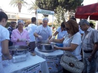 SAĞLIK MESLEK LİSESİ - Özel Okul Öğrencileri Aşure Dağıttı