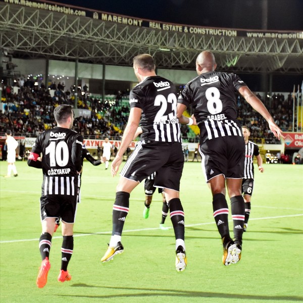 Beşiktaş tur için sahaya çıkıyor