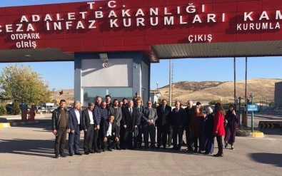 AK Parti İl Başkanı Sümer, CHP İl Başkanı Erdem'i Özür Dilemeye Davet Etti
