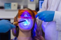 İSTANBUL AYDIN ÜNİVERSİTESİ - Diş Tedavisinde Lazer Kullanımı Riskli Mi?