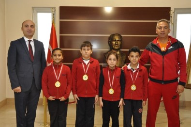 GKV'li Minik Yüzücüler, Cumhuriyet Kupasında 4 Madalya Kazandı