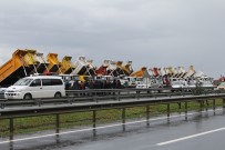 KAMYONCU - Havalimanı İnşaatı Önünde Kamyoncu Eylemi