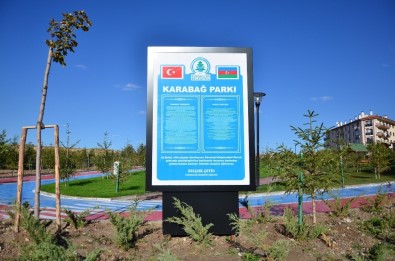 Karabağ Parkına Anlamlı Tabela