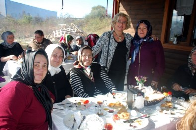 Nilüfer Kadın Korosu Kayapalı Kadınlara Konuk Oldu