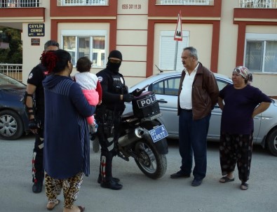 Oğullarının Gasp Ettiği Taksiciyi Şikayetçi Olması İçin İkna Ettiler