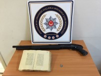 TARİHİ ESER KAÇAKÇILIĞI - Polisten Tarihi Eser Kaçakçısının Evine Operasyon