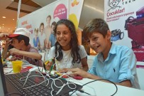 Robotların dünyasını keşfettiler