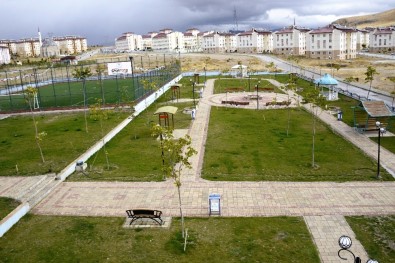 Şehitlerin İsimleri Tuşba'da Yaşatılıyor