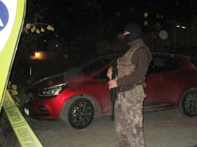 Ümraniye'de hırsızlar polis ile çatıştı