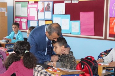 Tunceli'de 'Oku Kitabını, Al Armağanını' Projesi