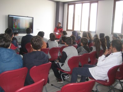 Van'da Kızılay Haftası Etkinlikleri