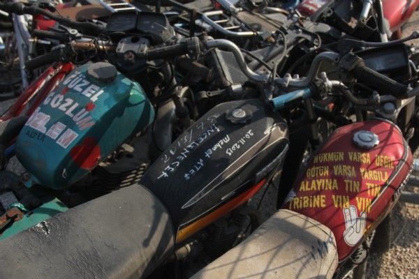 Adana'da 'bombalı motosiklet' alarmı