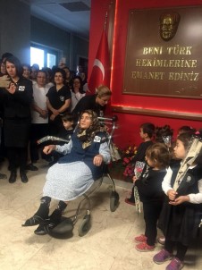 81 Yaşındaki Kamile Nine Minik Öğrencilere Atatürk Şiiri Okudu