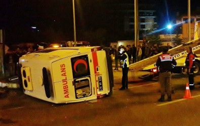 Balıkesir'de Trafik Kazası Açıklaması 1'İ Ağır 6 Yaralı