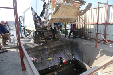 Burhaniye'de Çöp Sorununa Taşımalı Çözüm