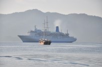 HERAKLION - Dev gemi bin 500 turist getirdi