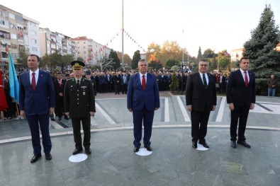Ebediyete İntikalinin 79'Uncu Yılında Atatürk Saygıyla Anıldı
