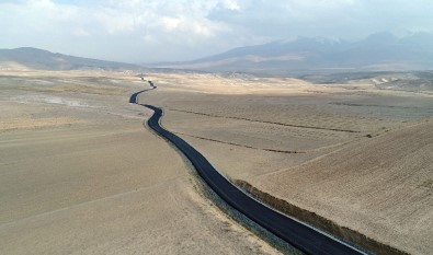 İran Sınırında Yol Asfaltlama Çalışması